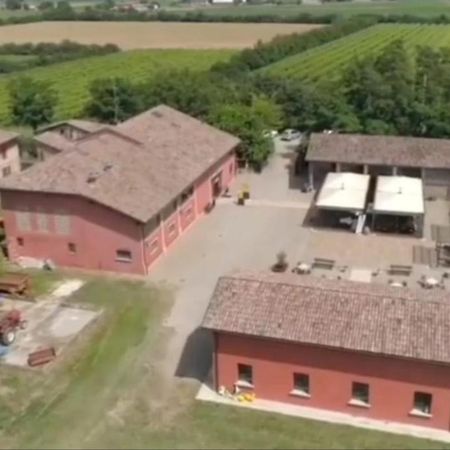 Agriturismo Corte Dei Landi Cade Экстерьер фото